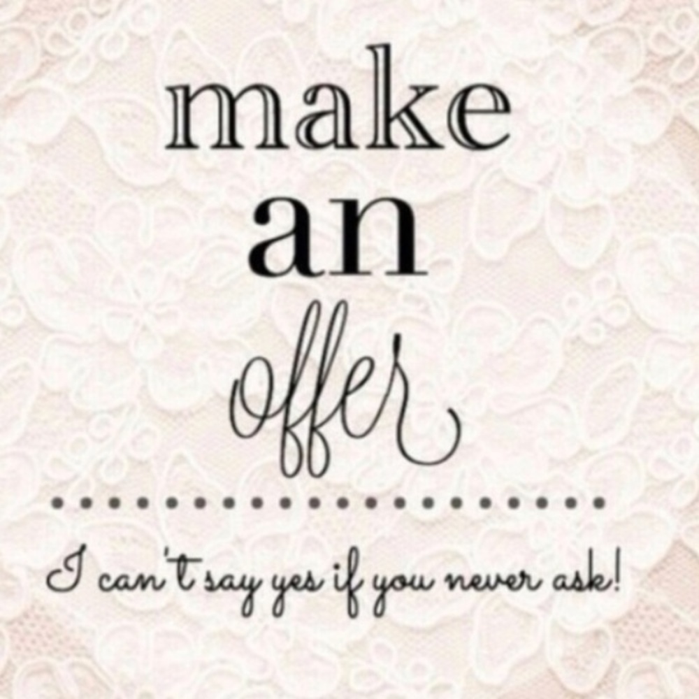Happy Friday! Taking Reasonable offer today!